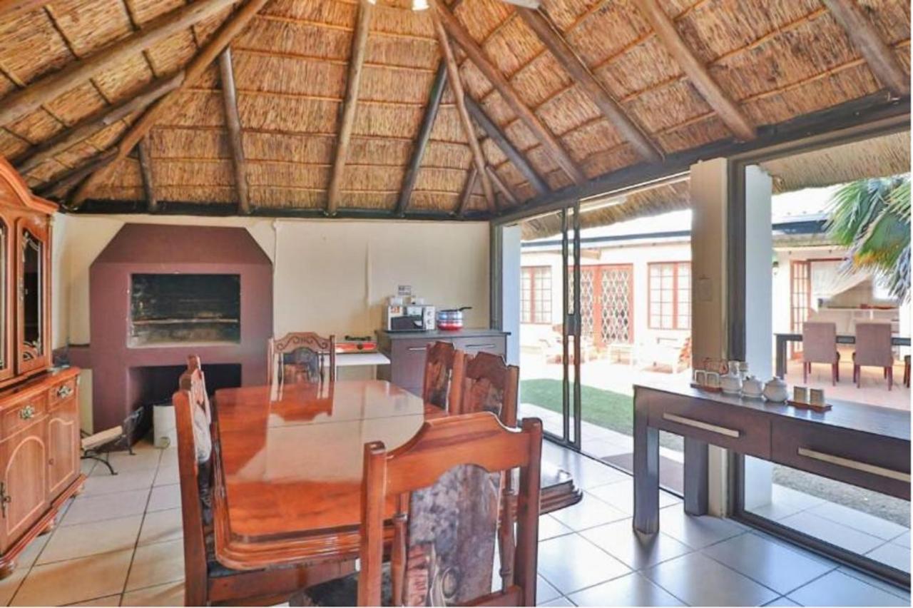 The Link Guest Lodge Kempton Park Buitenkant foto