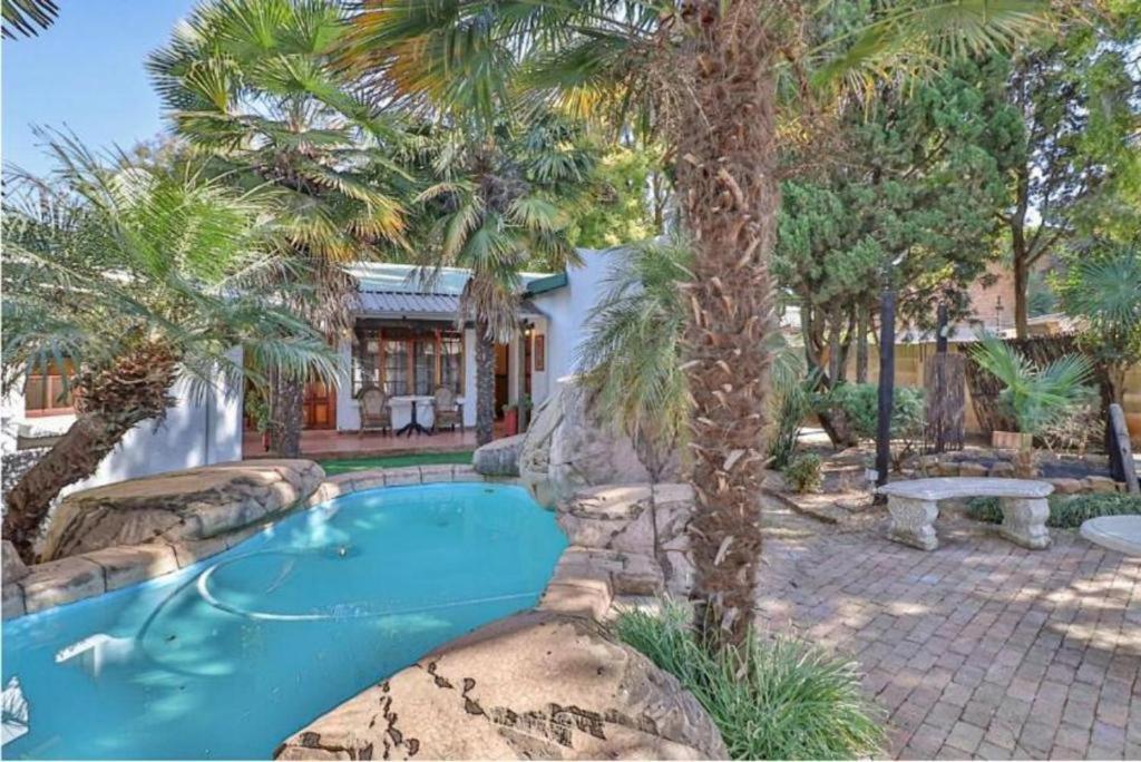 The Link Guest Lodge Kempton Park Buitenkant foto