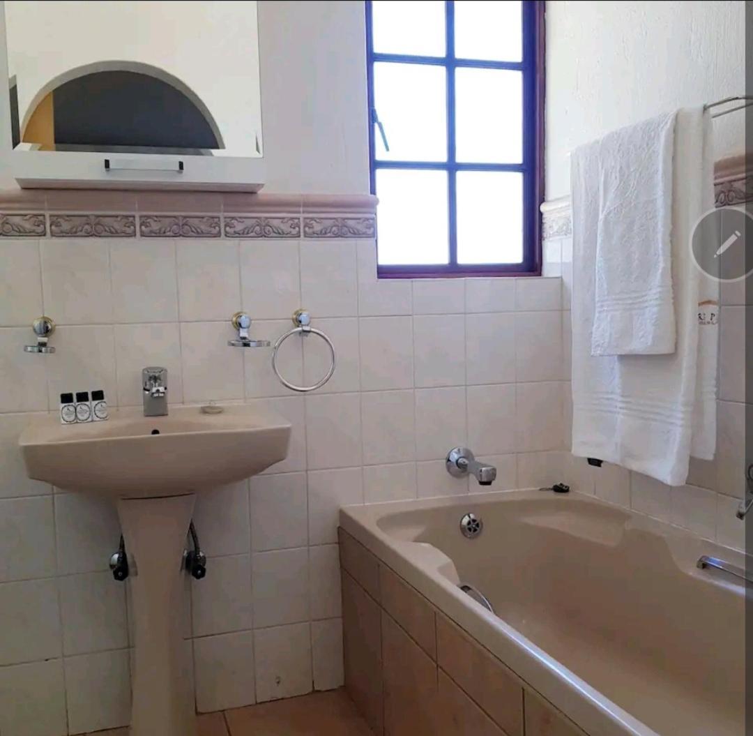 The Link Guest Lodge Kempton Park Kamer foto